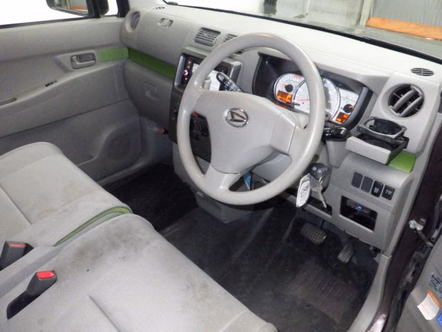 DAIHATSU MOVE CONTE