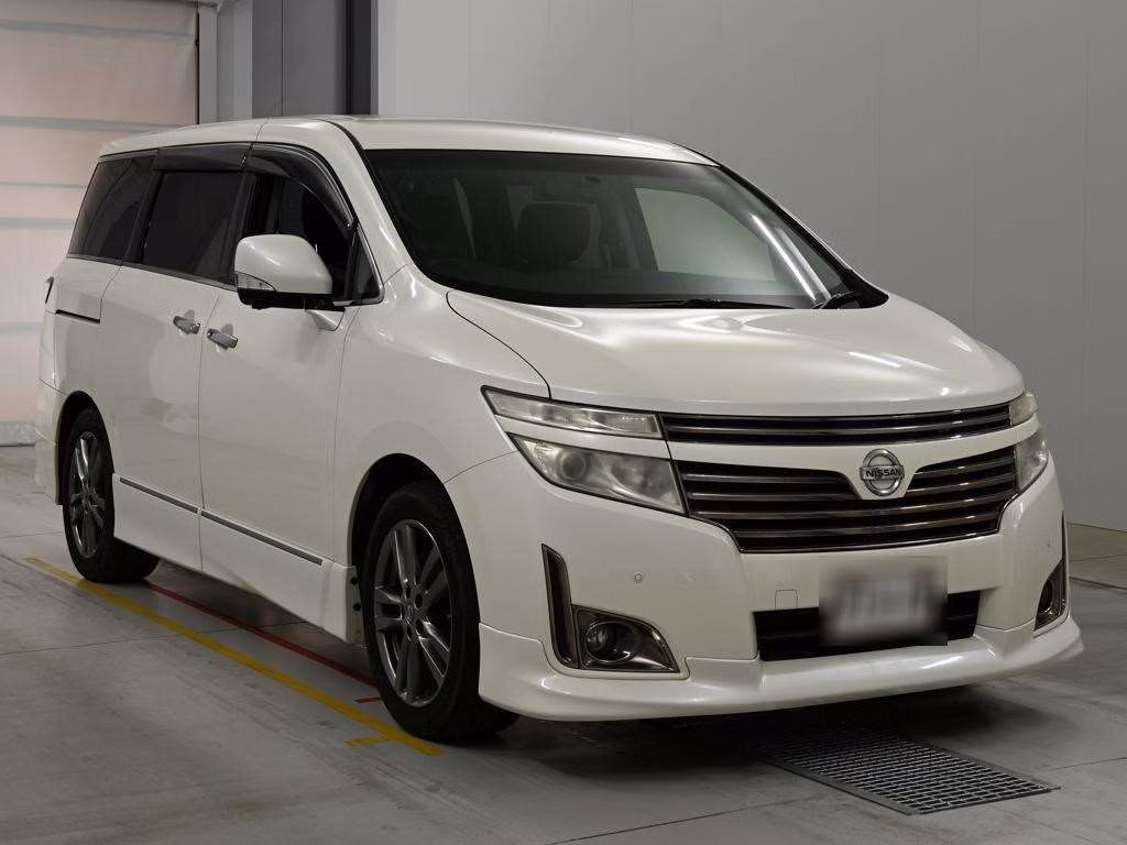 NISSAN ELGRAND