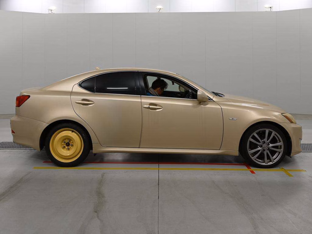 LEXUS IS250