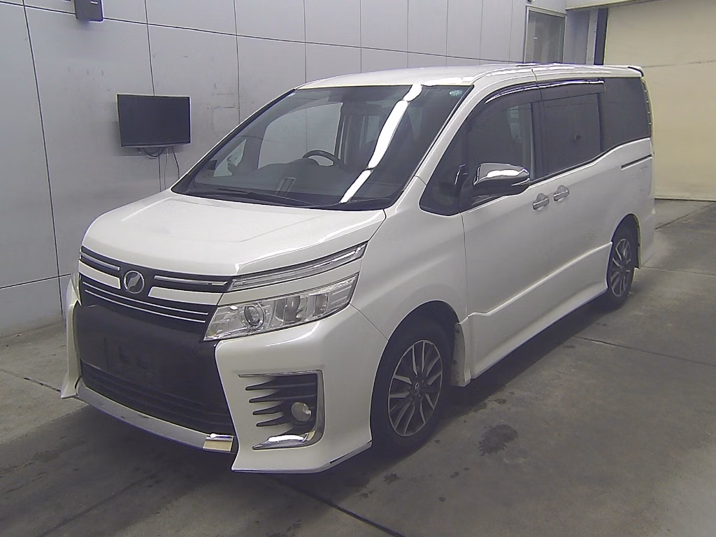 TOYOTA VOXY