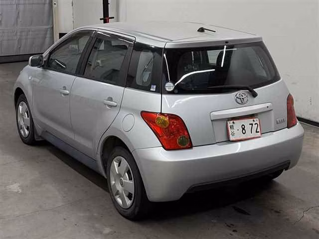 TOYOTA IST