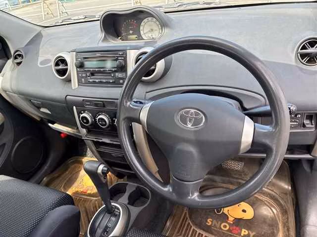 TOYOTA IST