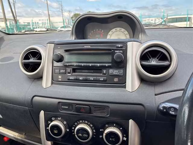 TOYOTA IST