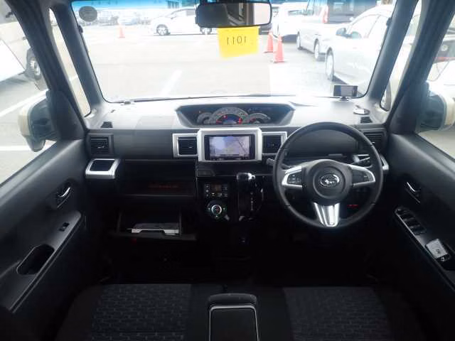 DAIHATSU WAKE