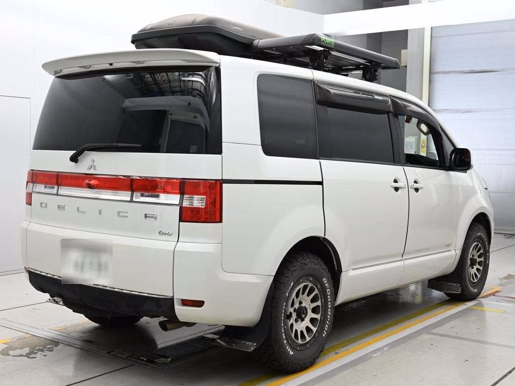 MITSUBISHI DELICA D:5