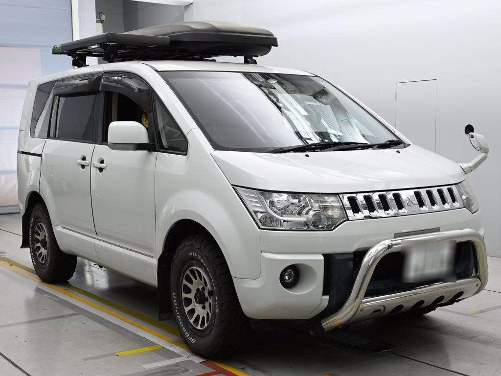 MITSUBISHI DELICA D:5