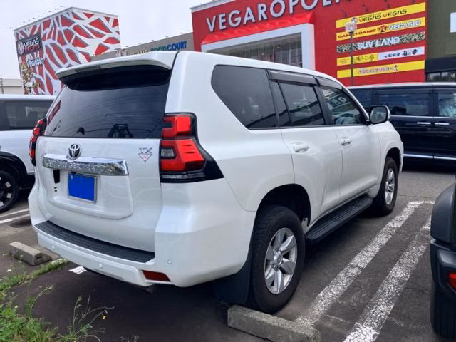 TOYOTA LAND CRUISER PRADO