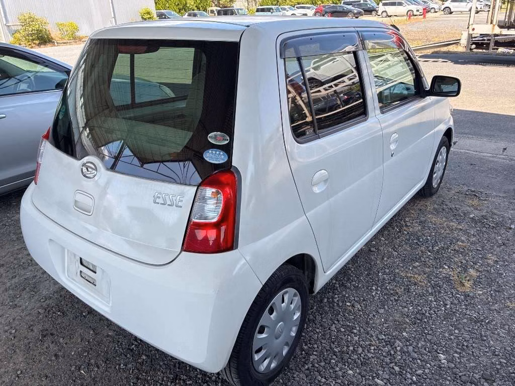 DAIHATSU ESSE