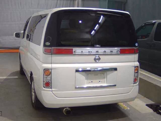 NISSAN ELGRAND