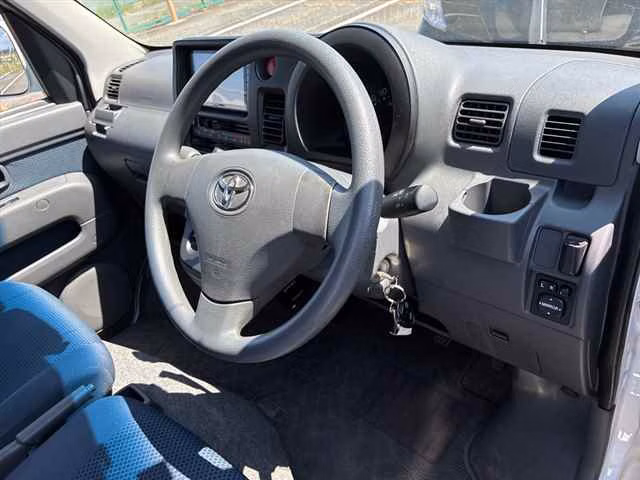 TOYOTA PIXIS VAN