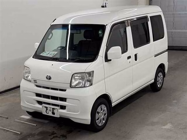 TOYOTA PIXIS VAN