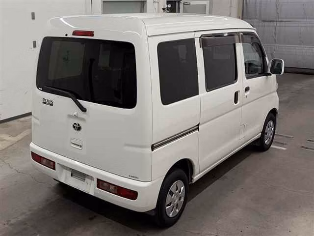 TOYOTA PIXIS VAN
