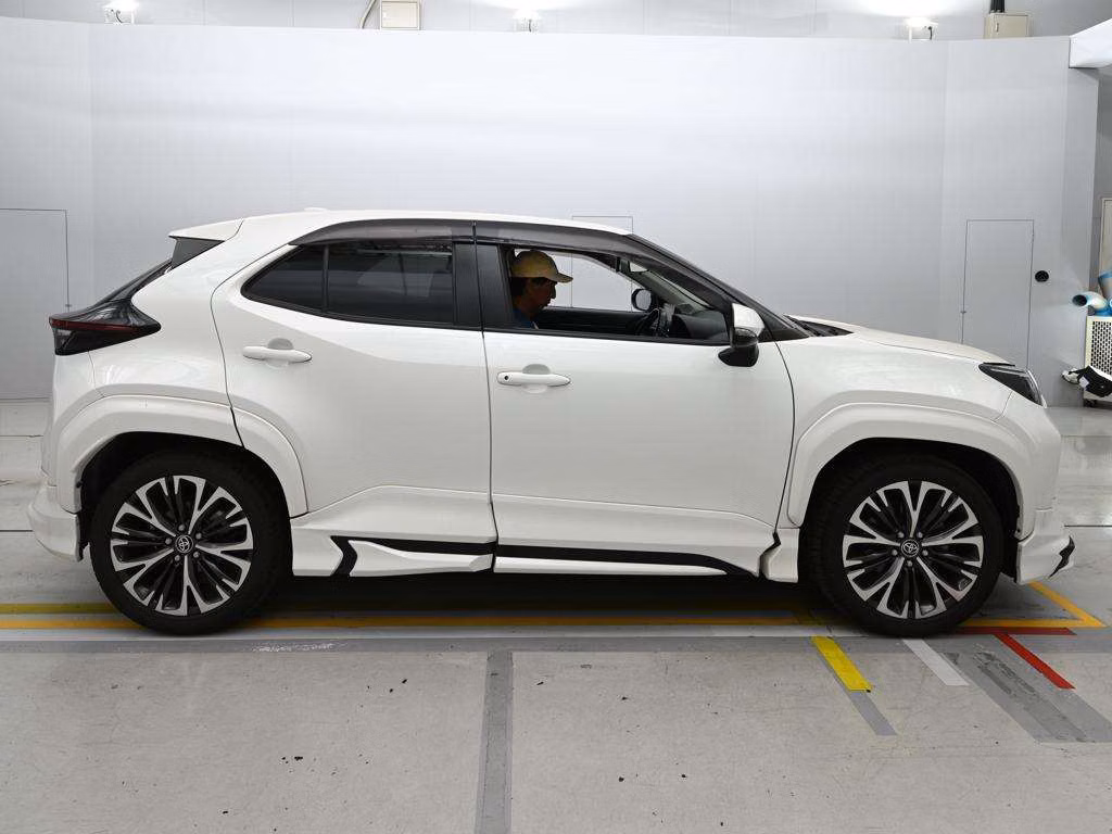TOYOTA YARIS CROSS