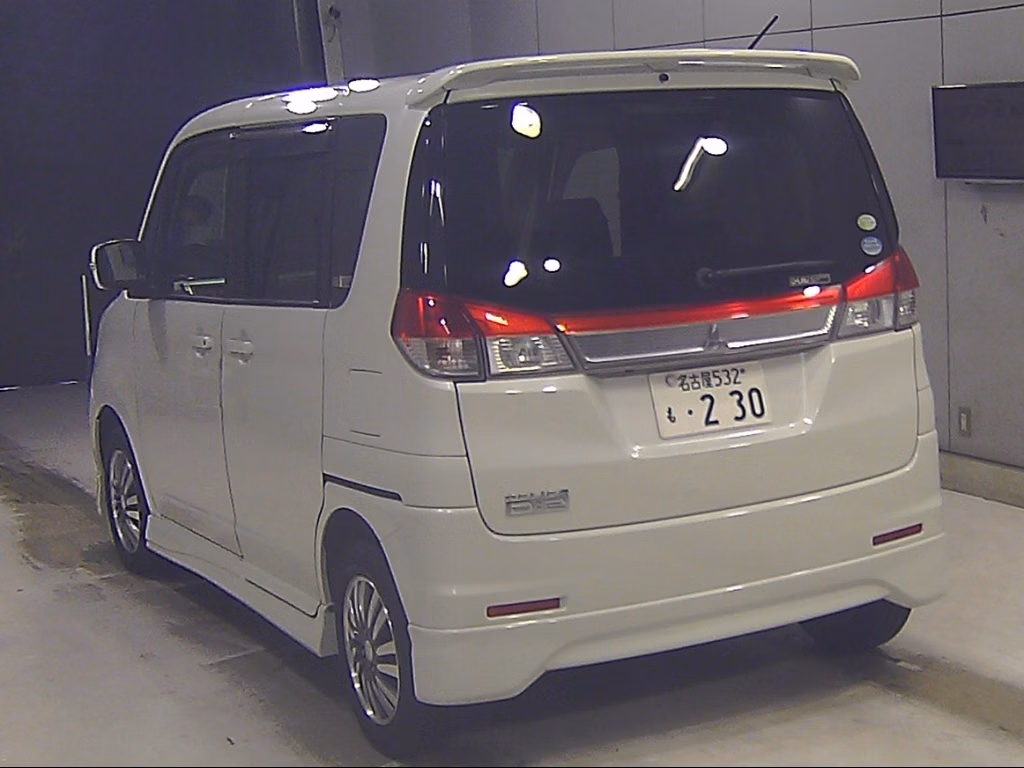 MITSUBISHI DELICA D:2