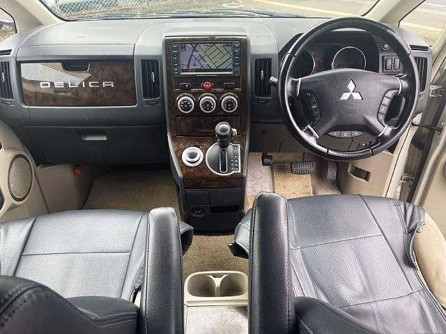 MITSUBISHI DELICA D:5