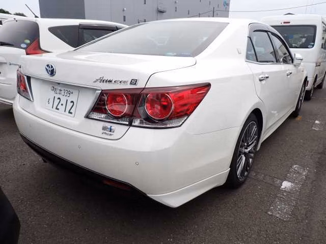 TOYOTA CROWN