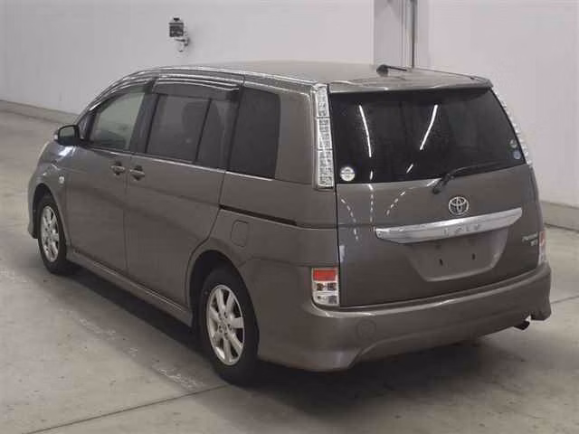 TOYOTA ISIS