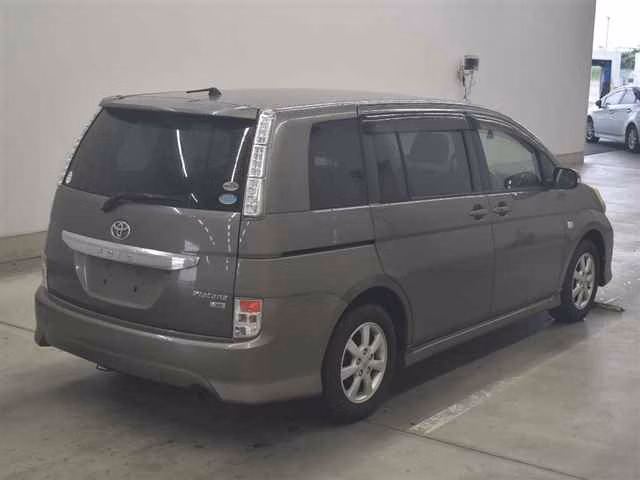 TOYOTA ISIS