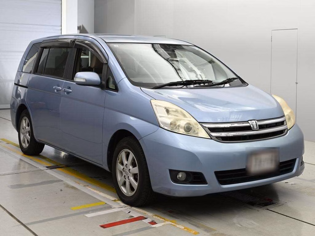 TOYOTA ISIS