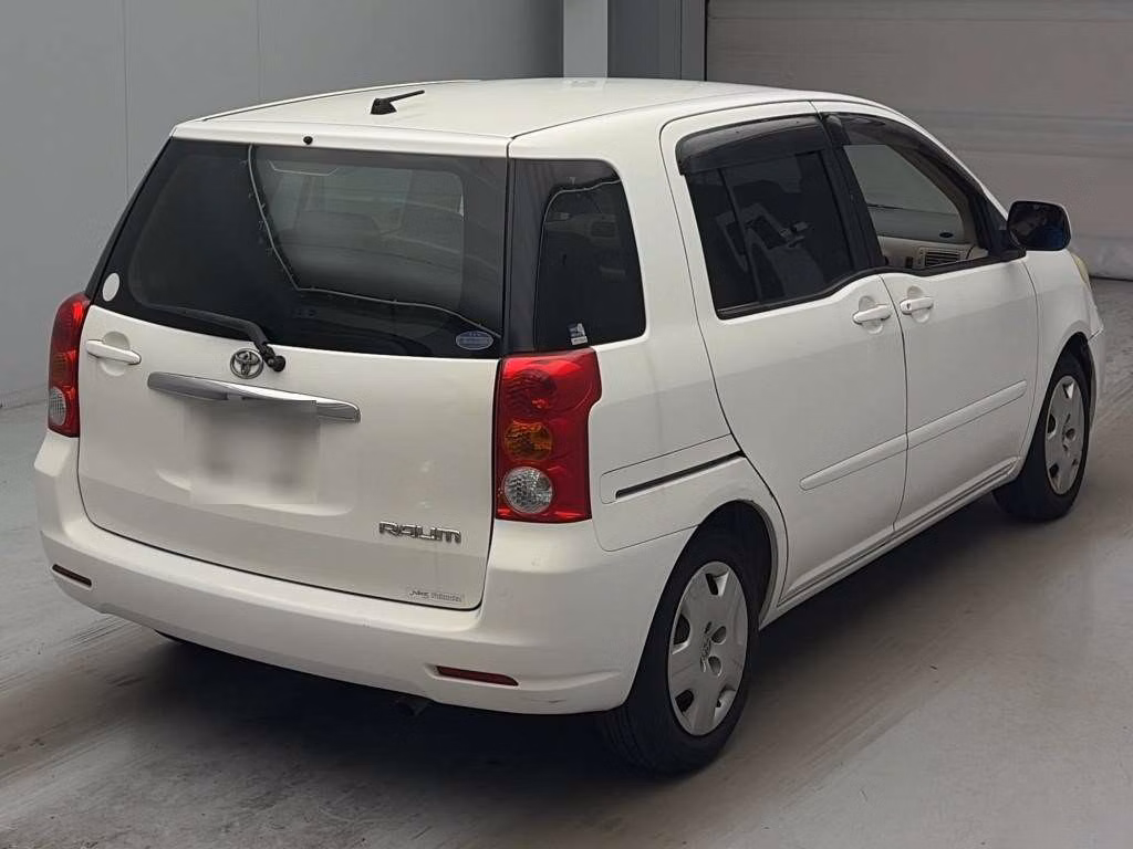 TOYOTA RAUM