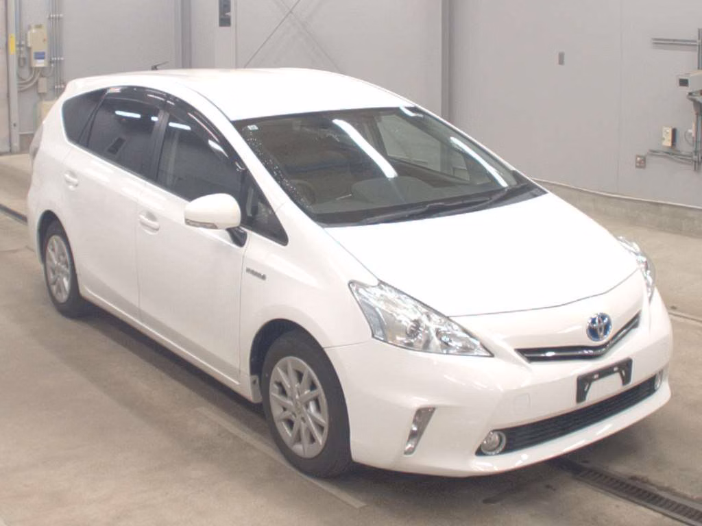 TOYOTA PRIUS ALPHA
