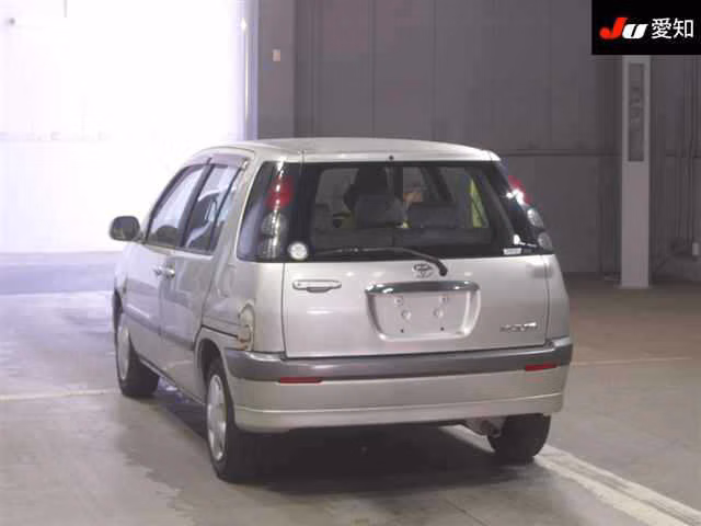 TOYOTA RAUM