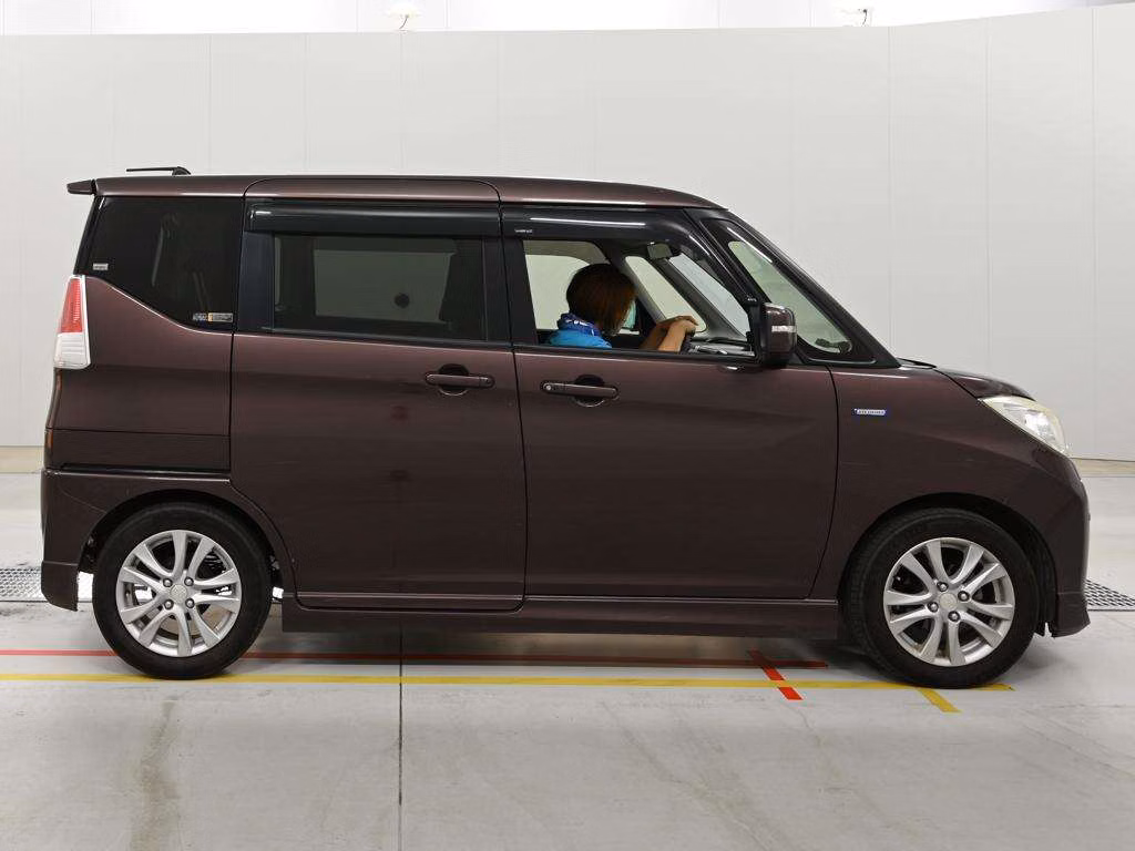 MITSUBISHI DELICA D:2