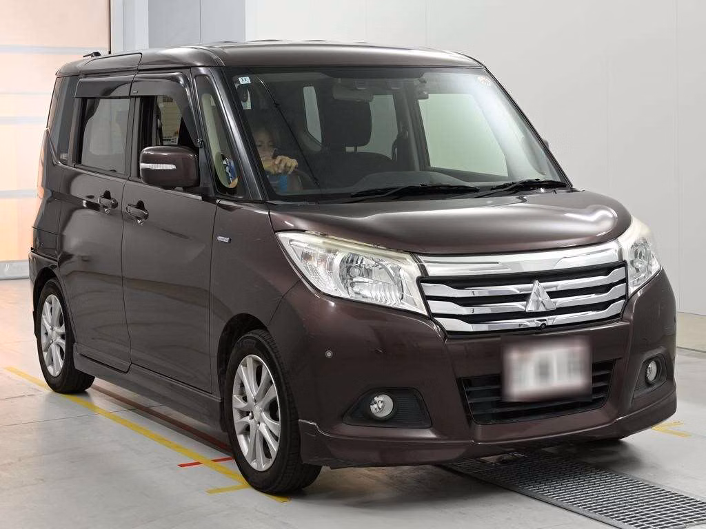 MITSUBISHI DELICA D:2