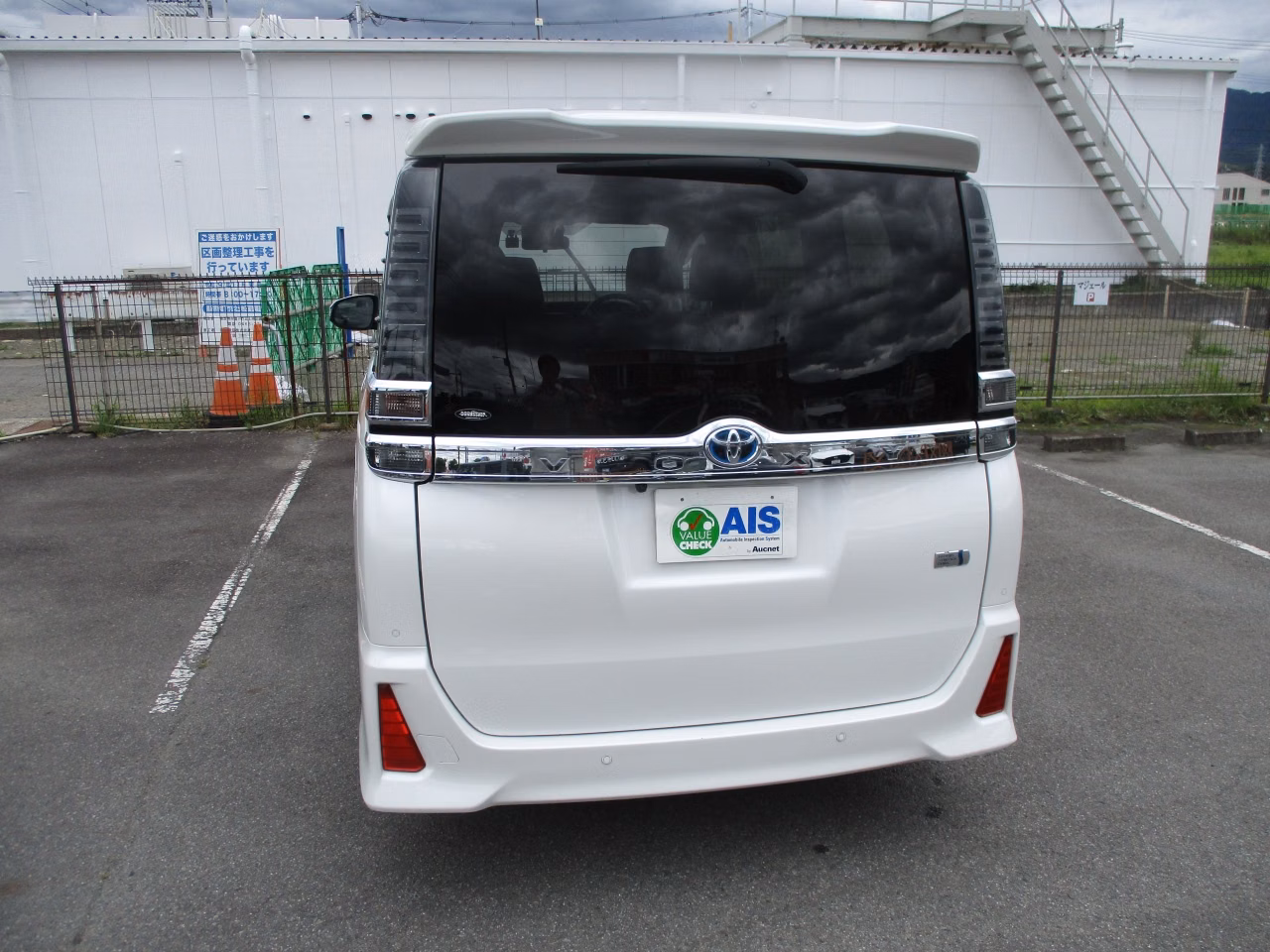 TOYOTA VOXY