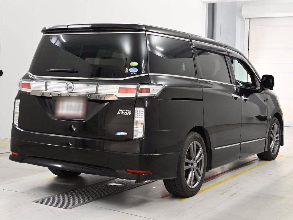 NISSAN ELGRAND