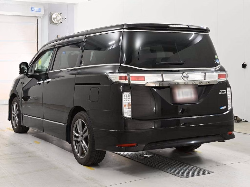 NISSAN ELGRAND