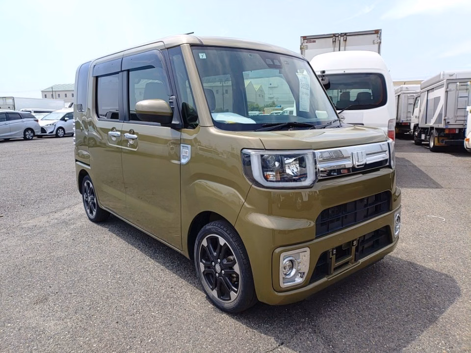 DAIHATSU WAKE