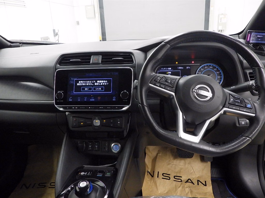 NISSAN LEAF