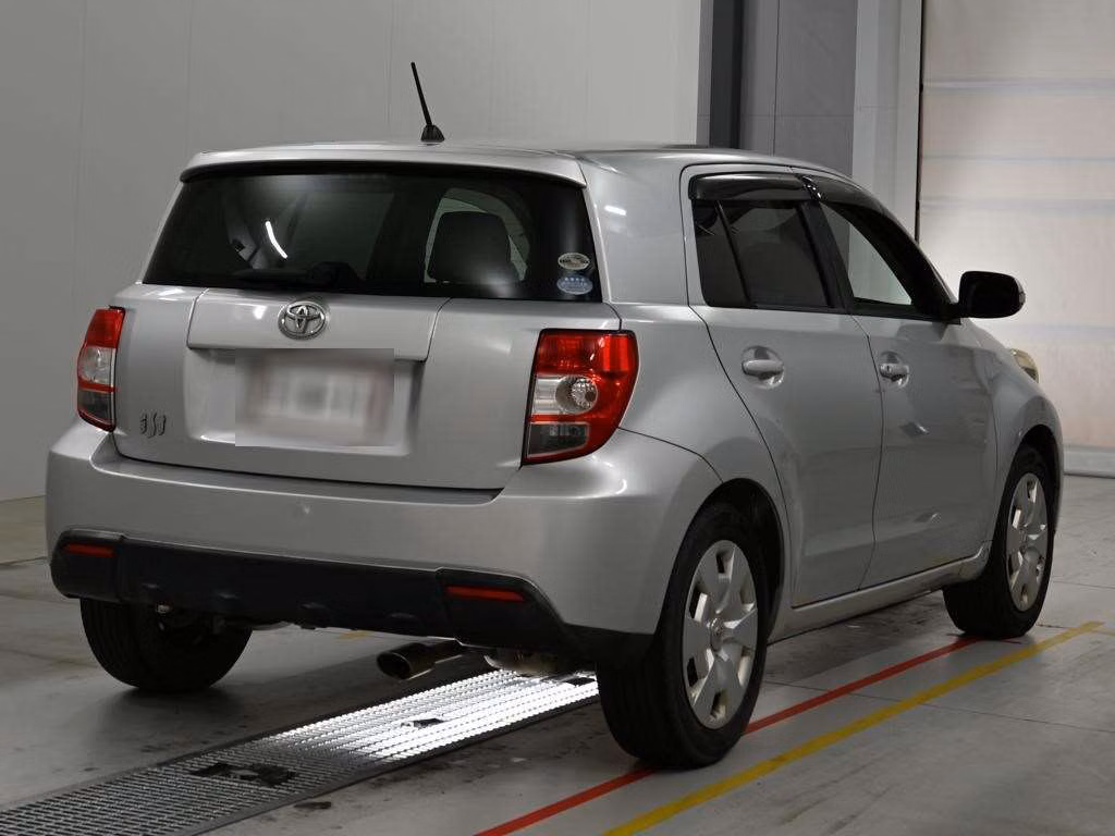 TOYOTA IST