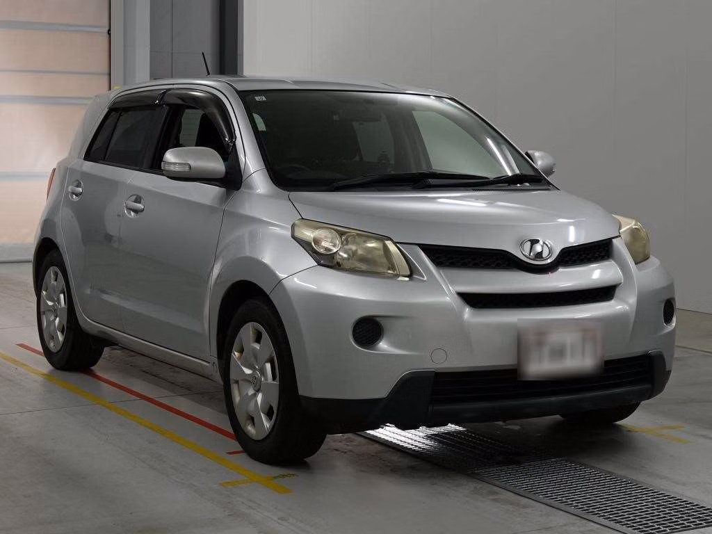 TOYOTA IST