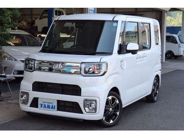 DAIHATSU WAKE