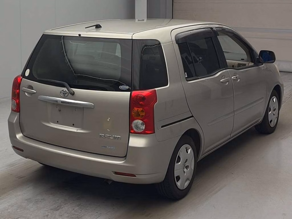 TOYOTA RAUM