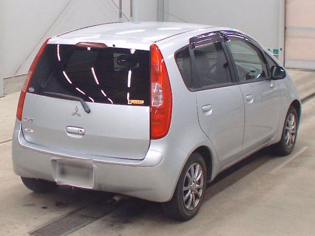 MITSUBISHI COLT