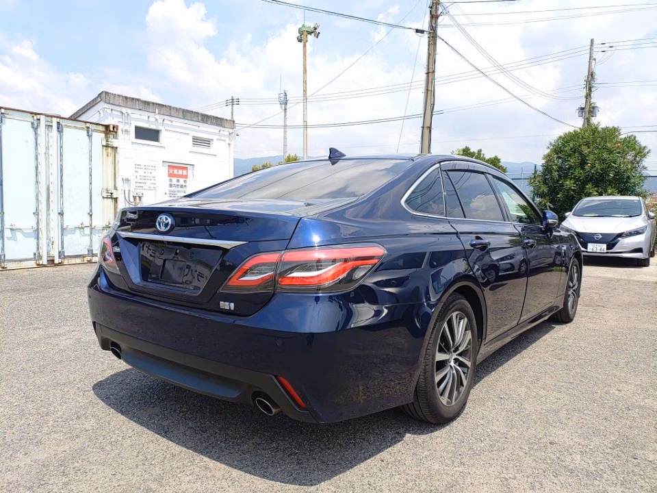TOYOTA CROWN