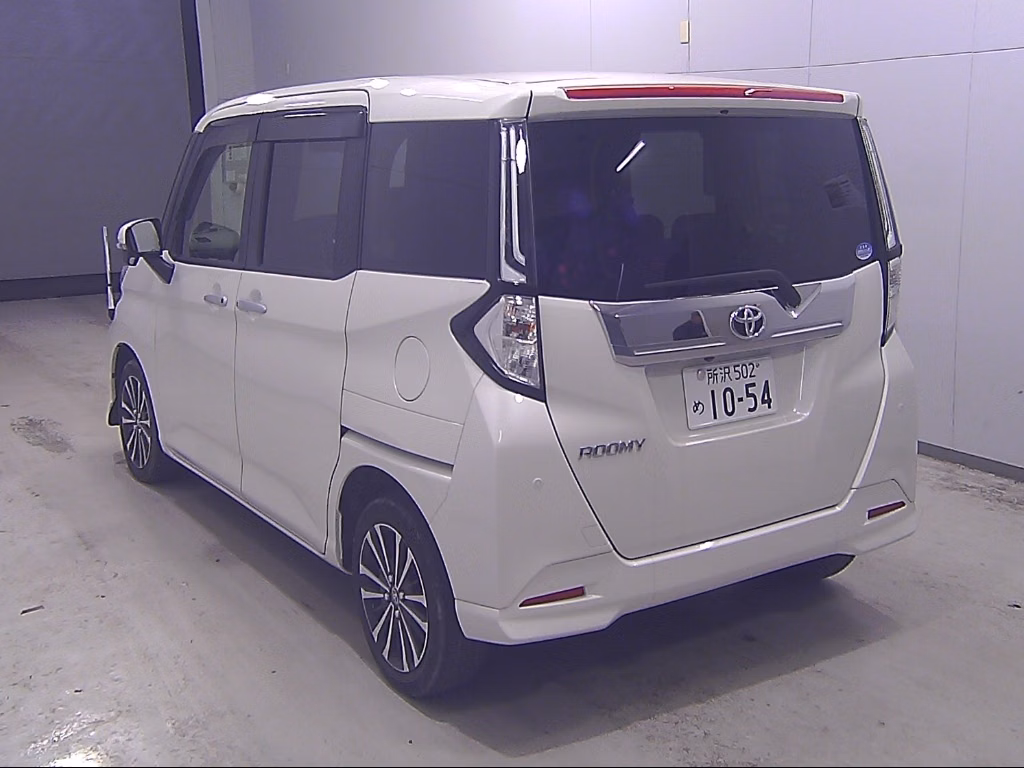 TOYOTA ROOMY