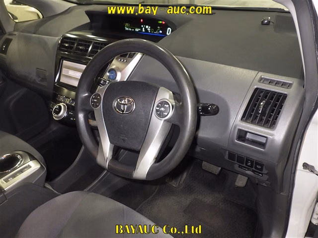 TOYOTA PRIUS ALPHA