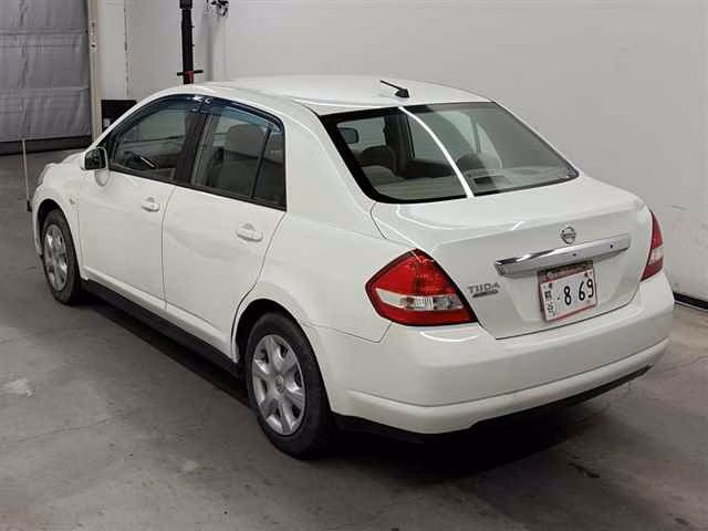 NISSAN TIIDA LATIO