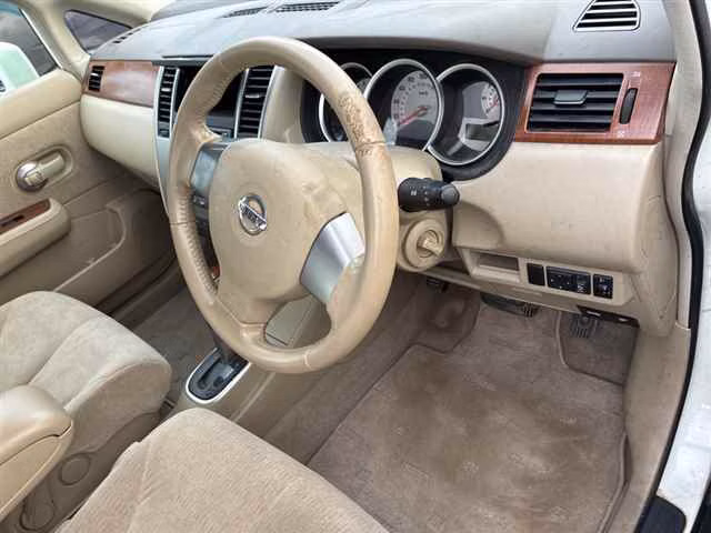 NISSAN TIIDA LATIO