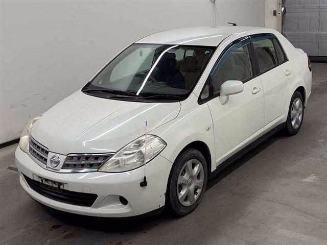 NISSAN TIIDA LATIO