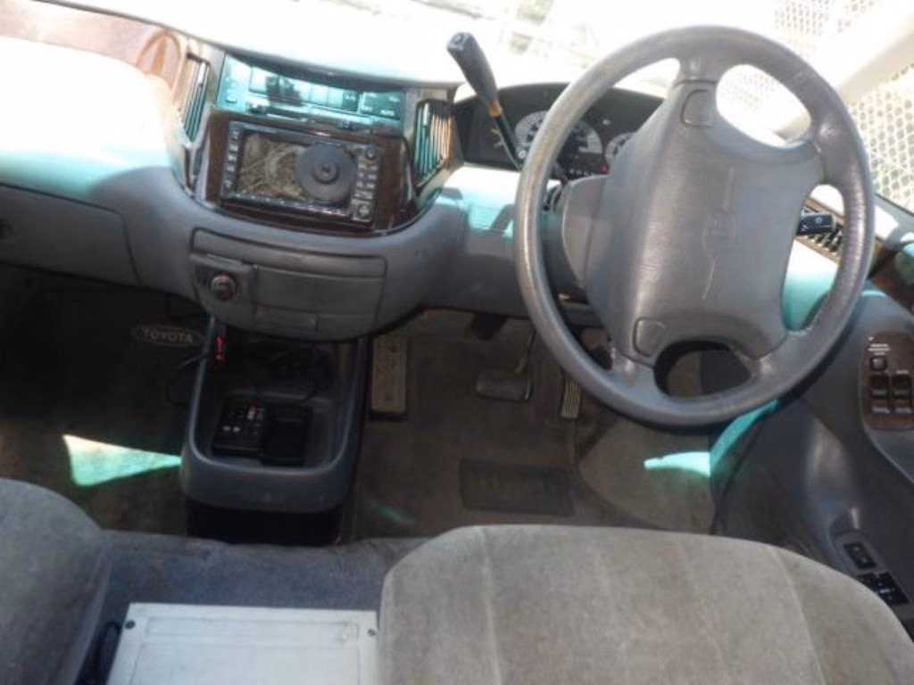 TOYOTA ESTIMA