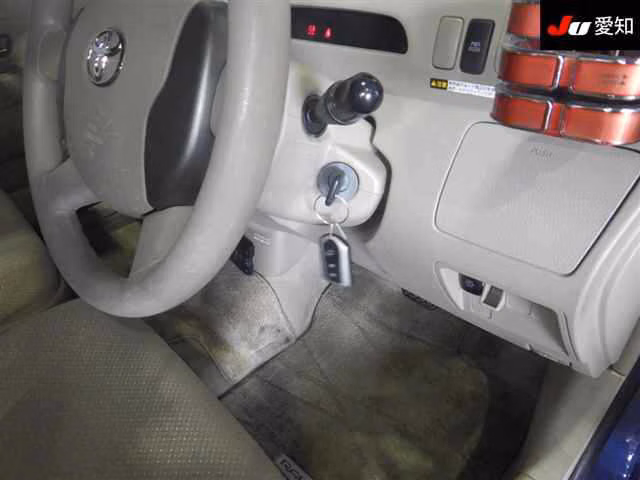TOYOTA RAUM