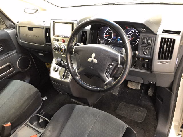 MITSUBISHI DELICA D:5