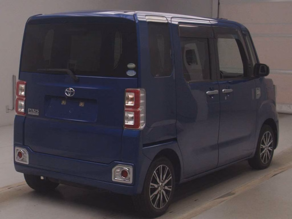 TOYOTA PIXIS MEGA