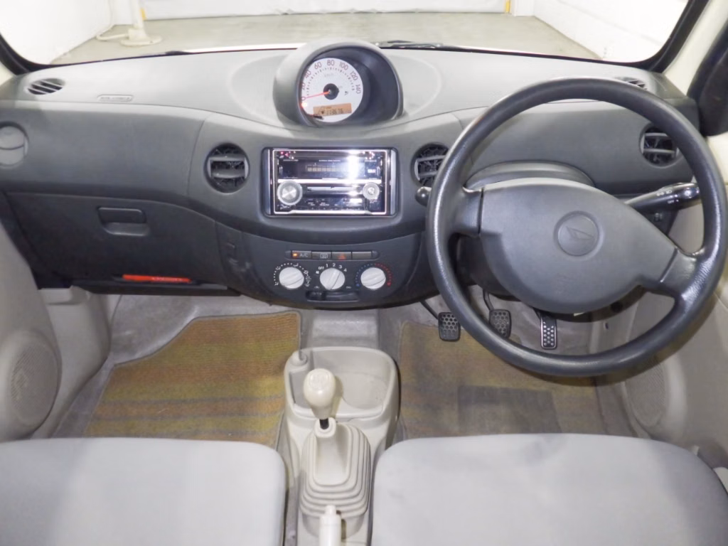 DAIHATSU ESSE