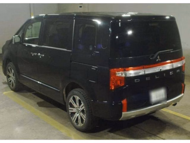 MITSUBISHI DELICA D:5